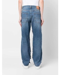 blaue Jeans mit Destroyed-Effekten von Diesel