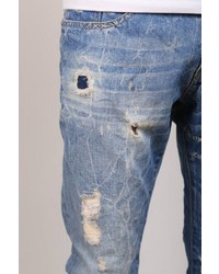 blaue Jeans mit Destroyed-Effekten von Redbridge