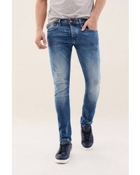 blaue Jeans mit Destroyed-Effekten von SALSA
