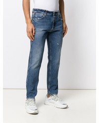 blaue Jeans mit Destroyed-Effekten von Golden Goose