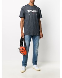 blaue Jeans mit Destroyed-Effekten von Tommy Hilfiger