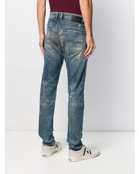 blaue Jeans mit Destroyed-Effekten von Diesel