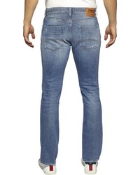 blaue Jeans mit Destroyed-Effekten von Tommy Jeans