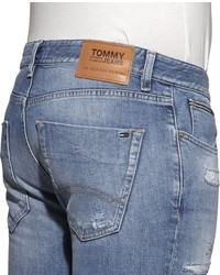 blaue Jeans mit Destroyed-Effekten von Tommy Jeans