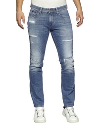 blaue Jeans mit Destroyed-Effekten von Tommy Jeans
