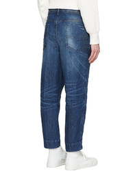 blaue Jeans mit Flicken von Diesel