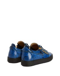 blaue Leder niedrige Sneakers mit Schlangenmuster von Giuseppe Zanotti