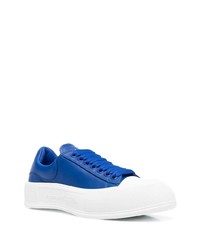 blaue Leder niedrige Sneakers von Alexander McQueen