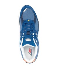 blaue niedrige Sneakers von New Balance