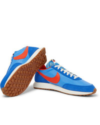 blaue niedrige Sneakers von Nike