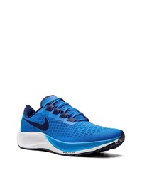 blaue niedrige Sneakers von Nike