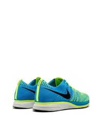 blaue niedrige Sneakers von Nike