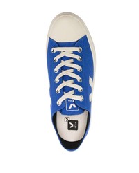 blaue niedrige Sneakers von Veja