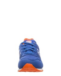 blaue niedrige Sneakers von New Balance