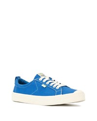 blaue niedrige Sneakers von Cariuma