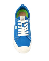 blaue niedrige Sneakers von Cariuma