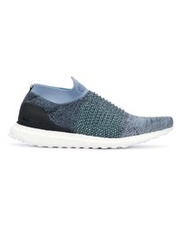 blaue niedrige Sneakers von adidas