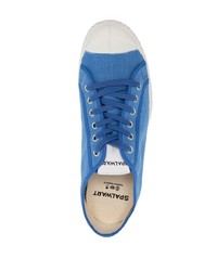 blaue niedrige Sneakers von Spalwart