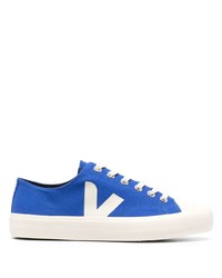 blaue niedrige Sneakers von Veja