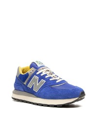 blaue niedrige Sneakers von New Balance