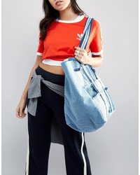 blaue Shopper Tasche mit Flicken von Asos