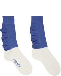 blaue Socken mit Blumenmuster von Homme Plissé Issey Miyake