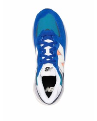 blaue Sportschuhe von New Balance