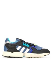 blaue Sportschuhe von adidas