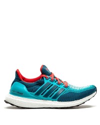 blaue Sportschuhe von adidas