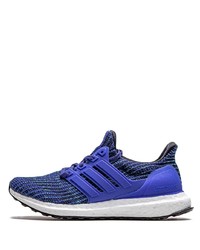 blaue Sportschuhe von adidas