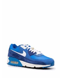 blaue Sportschuhe von Nike