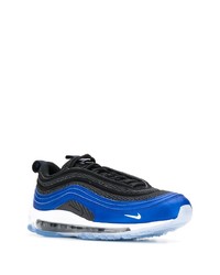 blaue Sportschuhe von Nike