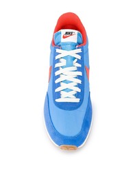 blaue Sportschuhe von Nike