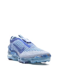 blaue Sportschuhe von Nike