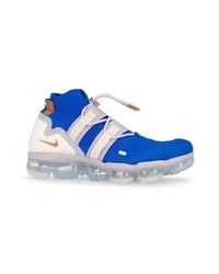 blaue Sportschuhe von Nike