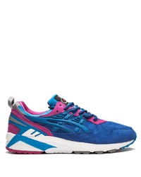 blaue Sportschuhe von Asics