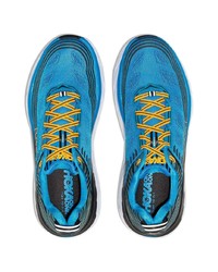 blaue Sportschuhe von Hoka One One