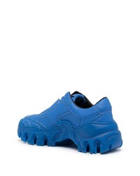 blaue Sportschuhe von Rombaut