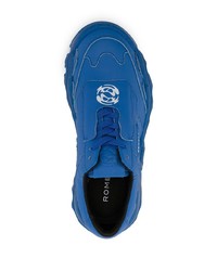 blaue Sportschuhe von Rombaut