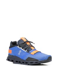 blaue Sportschuhe von ON Running