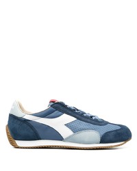 blaue Sportschuhe von Diadora