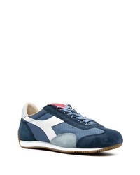 blaue Sportschuhe von Diadora