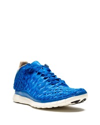 blaue Sportschuhe von Nike