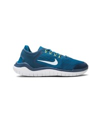 blaue Sportschuhe von Nike