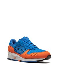 blaue Sportschuhe von Asics