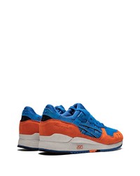 blaue Sportschuhe von Asics