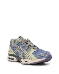 blaue Sportschuhe von Asics