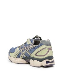 blaue Sportschuhe von Asics