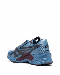 blaue Sportschuhe von Asics