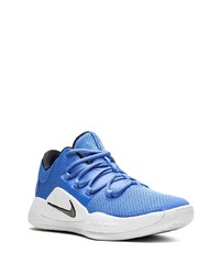 blaue Sportschuhe von Nike